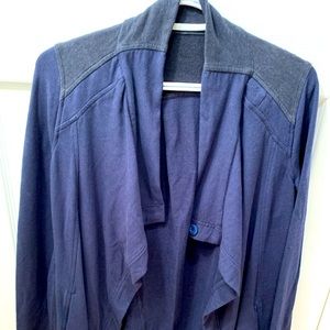 Woman’s Lululemon slouchy sweater